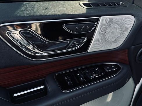 Used 2022 Lincoln Navigator Reserve image 15