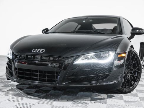 Used 2012 Audi R8 V10 w/ Enhanced Leather Pkg image 9