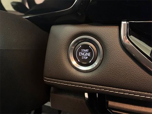 Used 2023 Chevrolet Colorado LT w/ LT Convenience Package II image 24