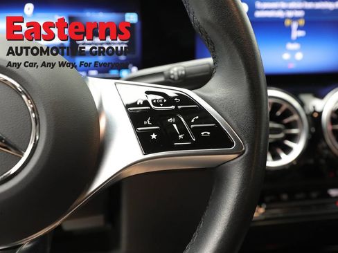 Used 2025 Mercedes-Benz GLA 250 image 15