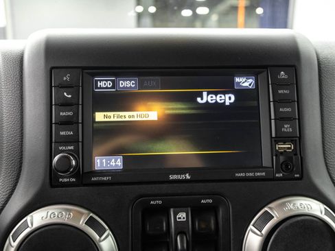 Used 2018 Jeep Wrangler Unlimited Sahara image 26