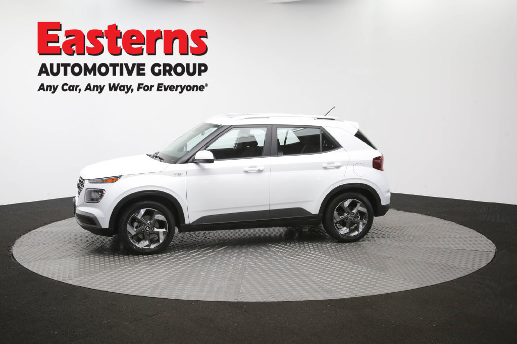 Used 2025 Hyundai Venue SEL FWD image 62