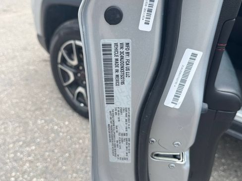 Used 2025 Jeep Compass Trailhawk AWD/4WD image 27