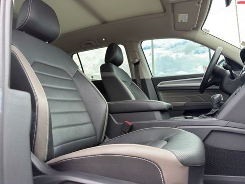 Used 2023 Volkswagen Atlas SEL Premium AWD/4WD image 18