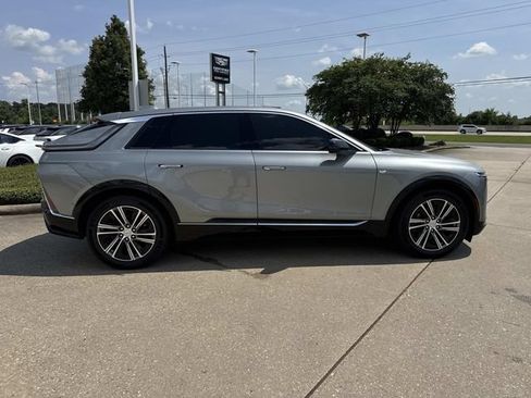 Used 2024 Cadillac Lyriq Luxury w/ LPO, Floor Liner Package AWD/4WD image 4