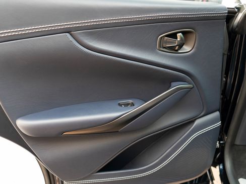 Used 2021 Aston Martin DBX image 30