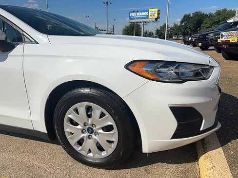 Used 2020 Ford Fusion S image 22