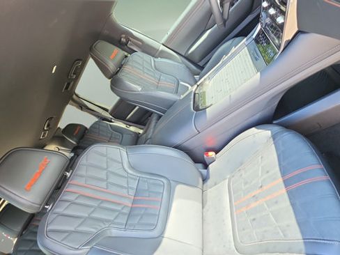 Used 2025 Nissan Armada PRO-4X AWD/4WD image 21