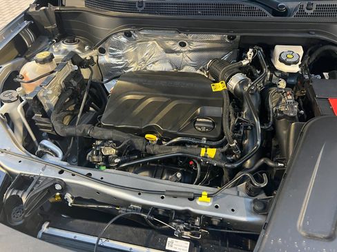 Used 2024 Chevrolet Trax LS image 33