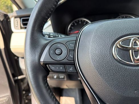 Used 2020 Toyota RAV4 XLE Premium AWD/4WD image 16