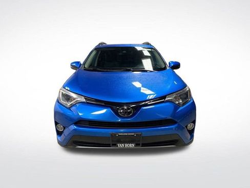 Used 2018 Toyota RAV4 XLE image 10