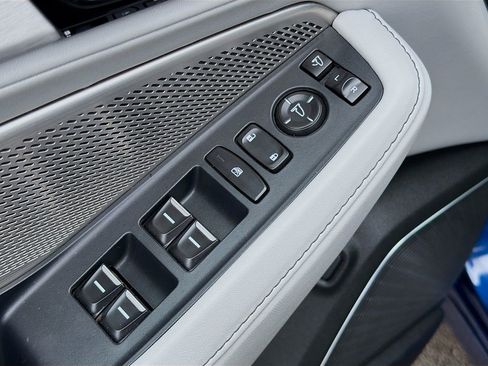 Used 2023 Acura MDX SH-AWD w/ Technology Package image 25