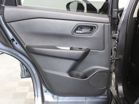 Used 2024 Nissan Rogue S FWD image 20