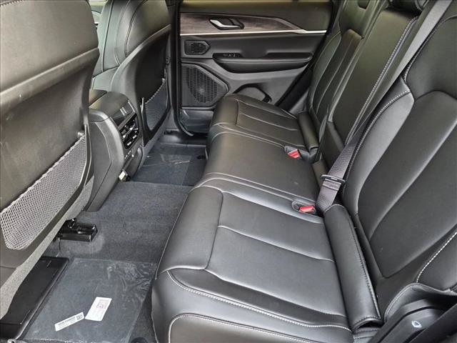 New 2027 Jeep Grand Cherokee Limited AWD/4WD image 16
