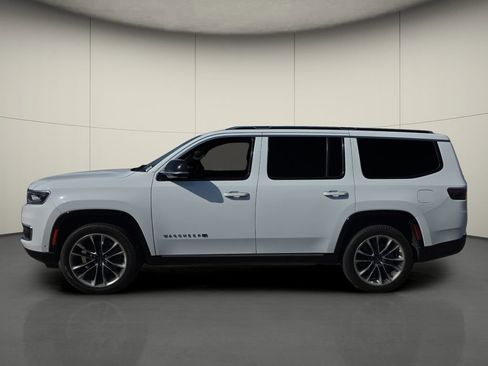 Used 2024 Jeep Wagoneer Series III w/ Premium Group I image 5