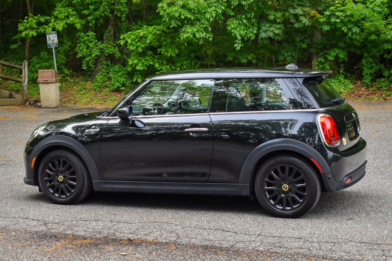 Used 2024 MINI Cooper SE FWD image 6