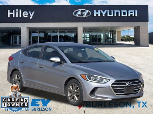 Used 2017 Hyundai Elantra SE image 2