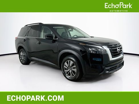 Used 2025 Nissan Pathfinder SV AWD/4WD image 1