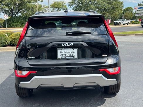 New 2025 Kia Niro EX Touring image 4