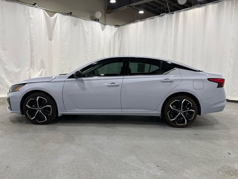 Used 2024 Nissan Altima 2.5 SR w/ SR Premium Package AWD/4WD image 2
