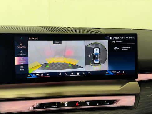 Used 2024 BMW 540i xDrive w/ Executive Package image 26