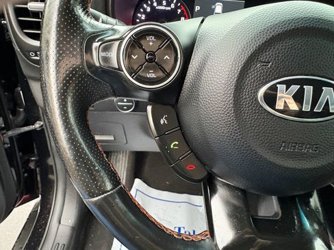 Used 2017 Kia Soul ! w/ Tech Package FWD image 34