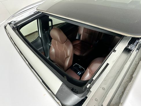 Used 2023 Kia Telluride EX w/ EX Captain's Chair Package image 22