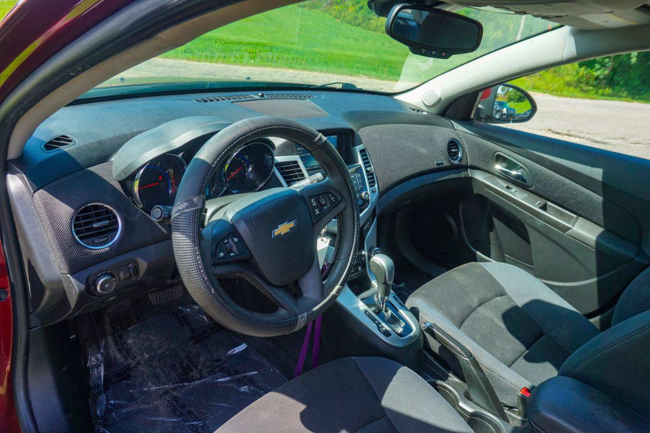 Used 2016 Chevrolet Cruze LT FWD image 12