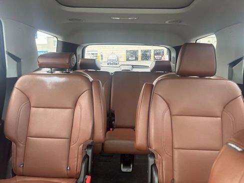Used 2018 Chevrolet Traverse High Country AWD/4WD image 14