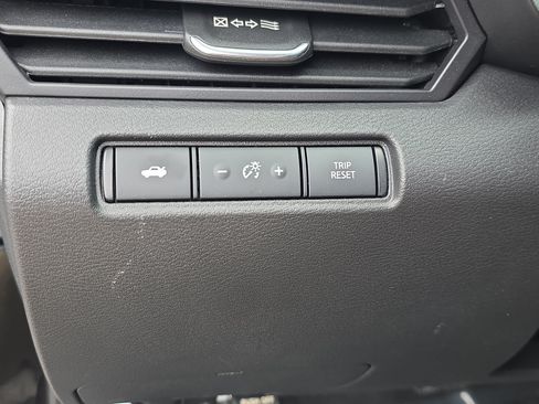 Used 2024 Nissan Altima 2.5 SV FWD image 23