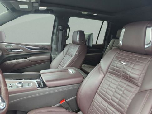 Used 2024 Cadillac Escalade ESV V w/ LPO, ONYX Package AWD/4WD image 21