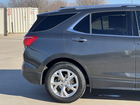 Used 2018 Chevrolet Equinox Premier image 11