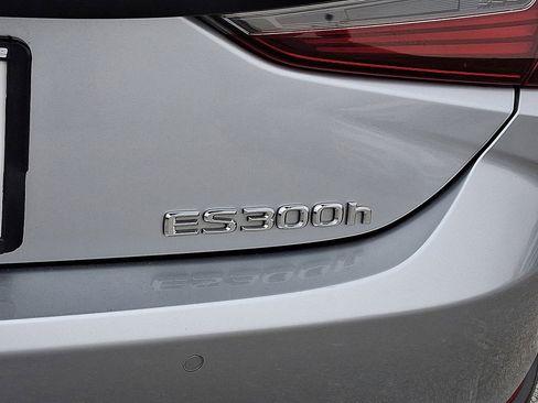 Used 2023 Lexus ES 300h F Sport image 24