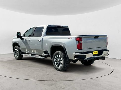 Used 2023 Chevrolet Silverado 2500 LT w/ Convenience Package AWD/4WD image 3