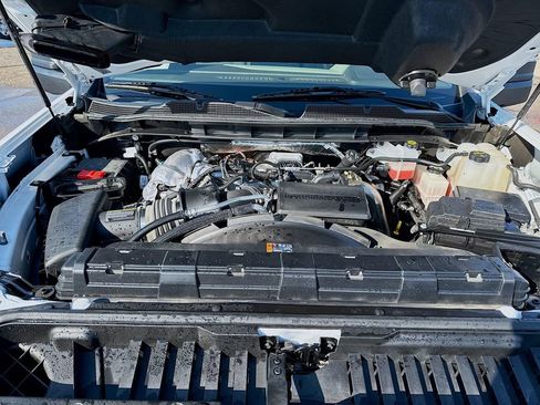 Used 2024 Chevrolet Silverado 3500 LT image 31