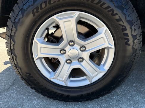 Used 2021 Jeep Wrangler Unlimited Sport image 10