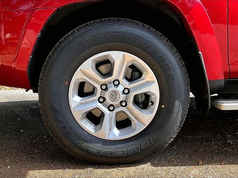 Used 2022 Toyota 4Runner SR5 image 30