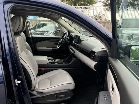 Used 2025 Honda Pilot Elite image 30
