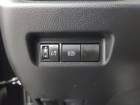 Used 2025 Toyota RAV4 XLE AWD/4WD image 28
