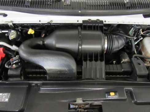 Used 2019 Ford E-450 and Econoline 450 Super Duty w/ Power Windows & Locks Group RWD image 40