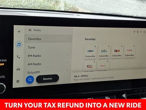 Used 2025 Toyota Sienna XSE w/ XSE Plus Package image 18