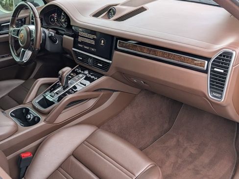 Used 2022 Porsche Cayenne E-Hybrid image 13