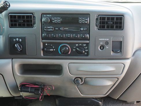 Used 2000 Ford F250 XLT image 14