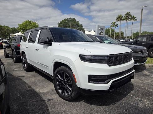 Used 2025 Jeep Grand Wagoneer Series III w/ Rear Seat Video Group 1 image 2