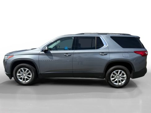Used 2020 Chevrolet Traverse LT FWD image 2