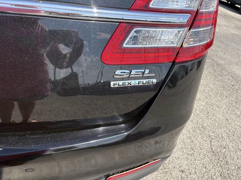 Used 2014 Ford Taurus SEL w/ Equipment Group 201A image 9