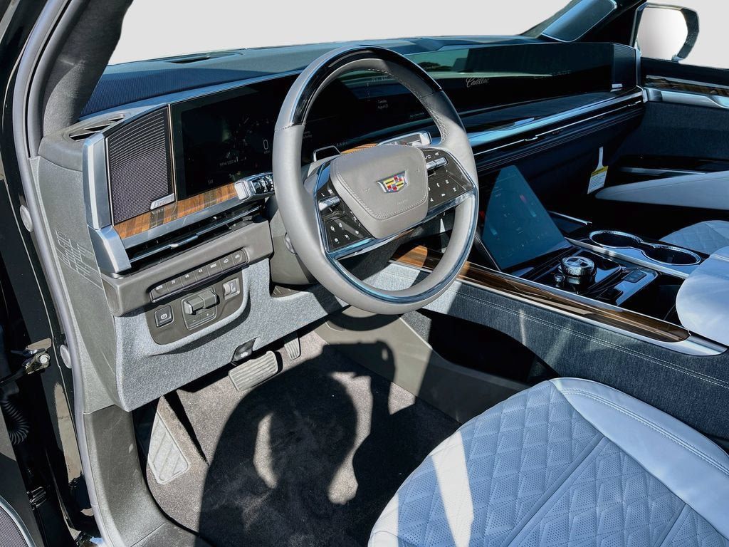 New 2026 Cadillac Escalade Platinum Sport w/ LPO, ONYX Package AWD/4WD image 16