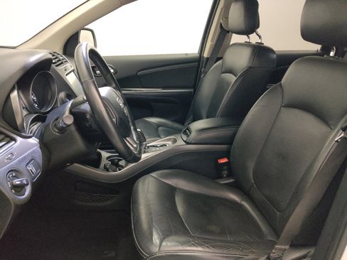 Used 2018 Dodge Journey Crossroad w/ Nav & Sun Group FWD image 17