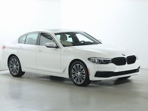 Used 2020 BMW 530i xDrive w/ Premium Package image 9