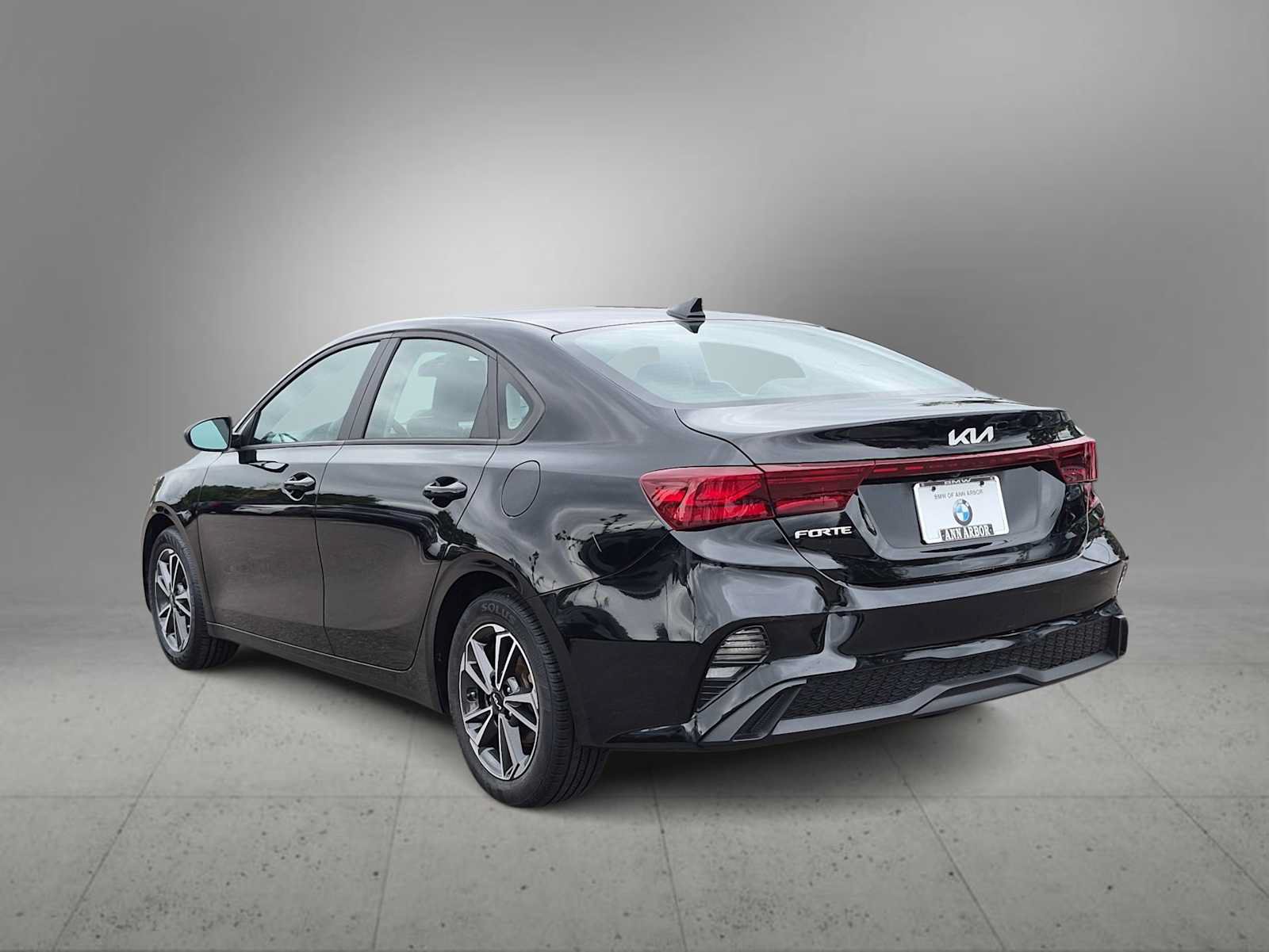 Used 2022 Kia Forte LXS FWD image 6